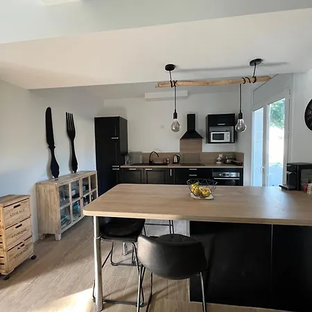 Casa de Férias Maison 8 Pers à 900 M De La Au Calme