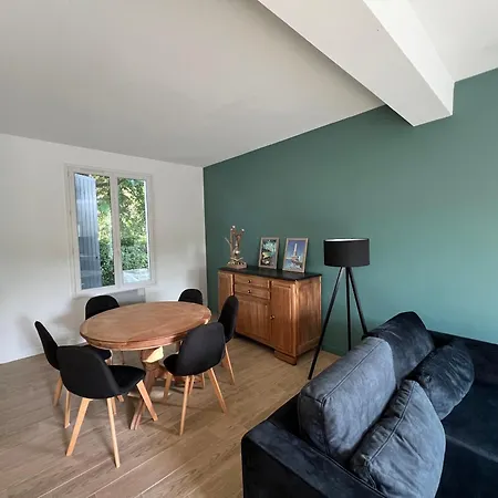 Hébergement de vacances Maison 8 Pers A 900 M De La Au Calme